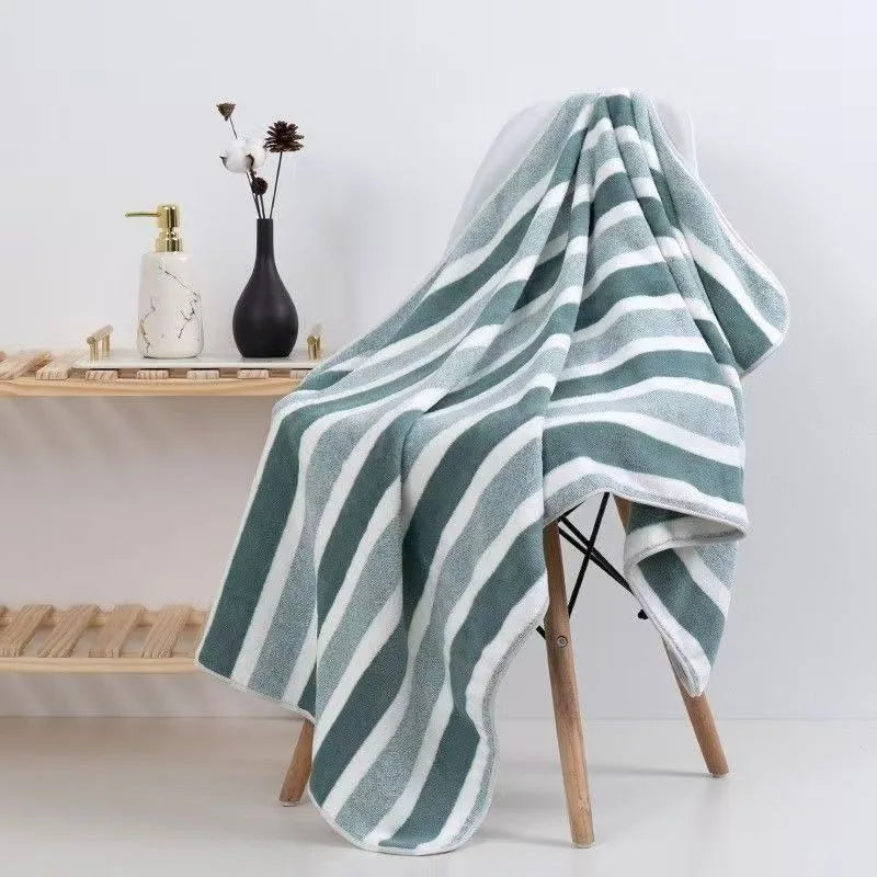 Thick Absorbent Bath Towel – Ultra-Soft, Quick-Dry for Home, Beach & Camp