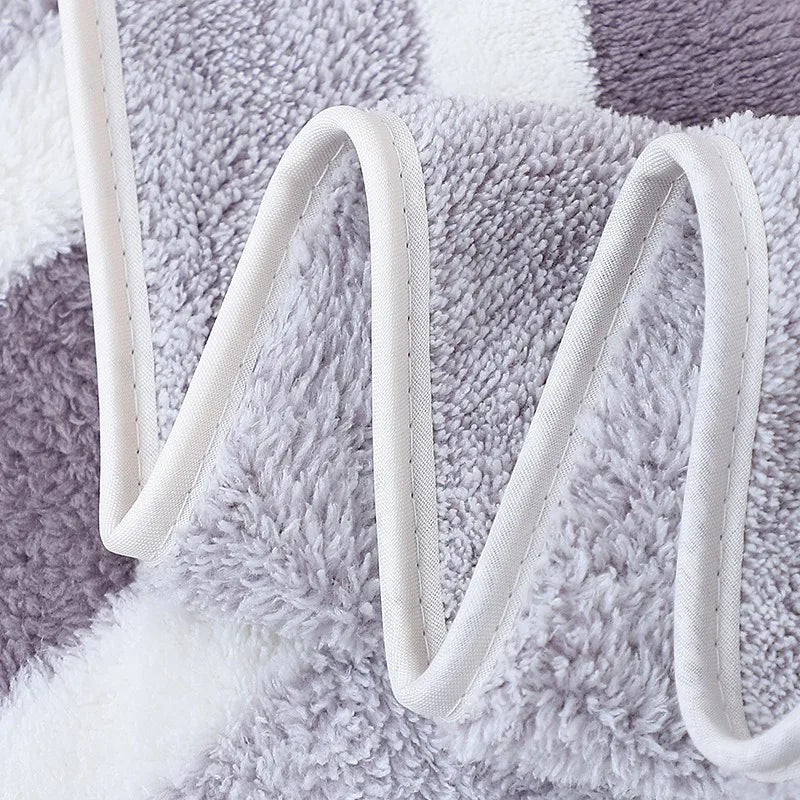 Thick Absorbent Bath Towel – Ultra-Soft, Quick-Dry for Home, Beach & Camp